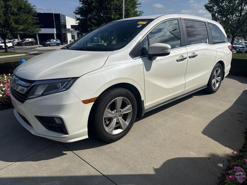 White Diamond Pearl 2019 Honda Odyssey EX-L