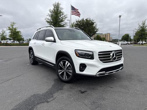 Polar White 2025 Mercedes-Benz GLB 250 4MATIC
