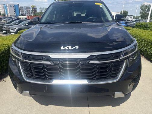 Fusion Black 2026 Kia Seltos EX