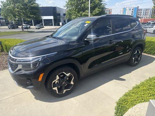 Fusion Black 2026 Kia Seltos EX