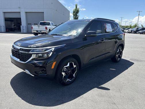 Fusion Black 2026 Kia Seltos EX