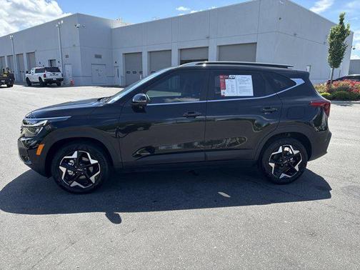 Fusion Black 2026 Kia Seltos EX