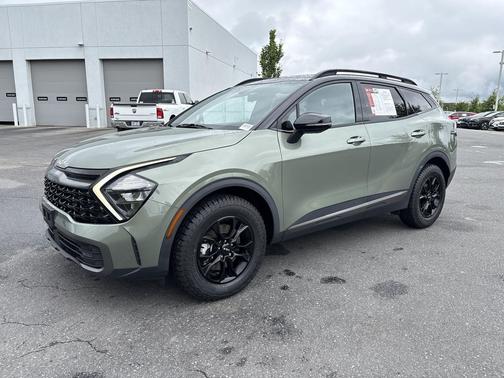 Jungle Green/Ebony Black Roof 2023 Kia Sportage S