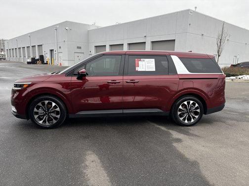 2024 Kia Carnival EX