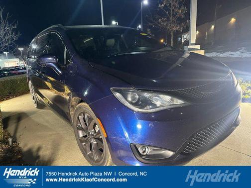 2019 Chrysler Pacifica Touring L