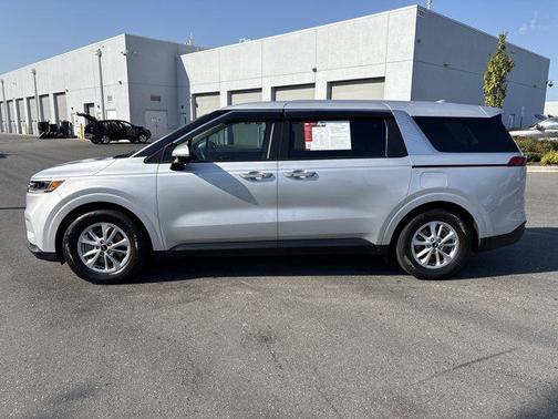 2023 Kia Carnival LX