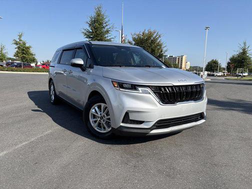 2023 Kia Carnival LX