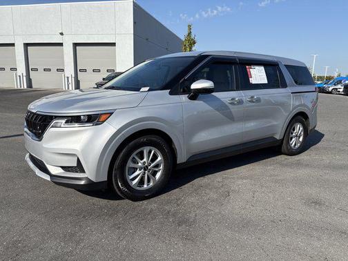 2023 Kia Carnival LX