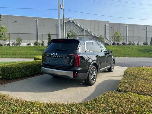 2023 Kia Telluride LX