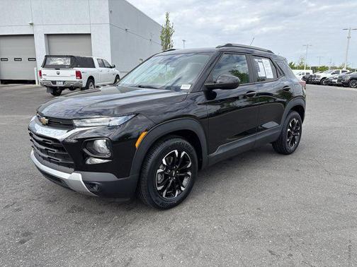 Mosaic Black Metallic 2021 Chevrolet Trailblazer LT