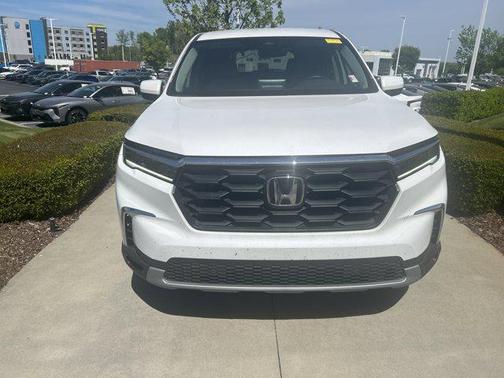 Platinum White Pearl 2024 Honda Pilot EX-L