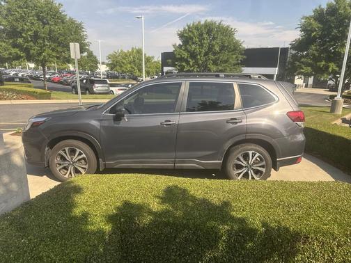 Magnetite Gray Metallic 2023 Subaru Forester Limited