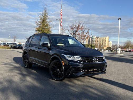 2022 Volkswagen Tiguan 2.0T SE R-Line Black