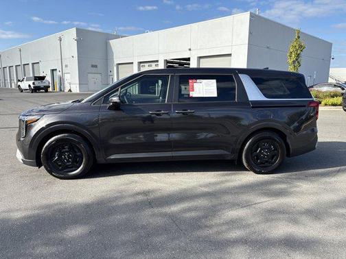 2025 Kia Carnival LXS