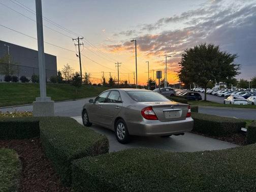 2004 Toyota Camry XLE V6