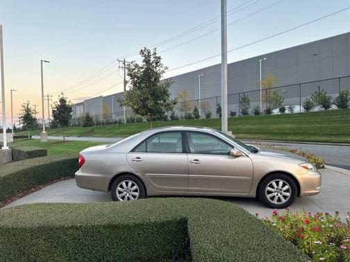 2004 Toyota Camry XLE V6