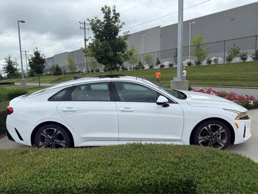 2022 Kia K5 EX