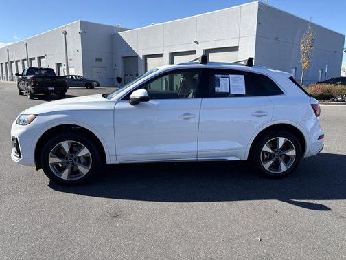 2022 Audi Q5 40 Premium Plus