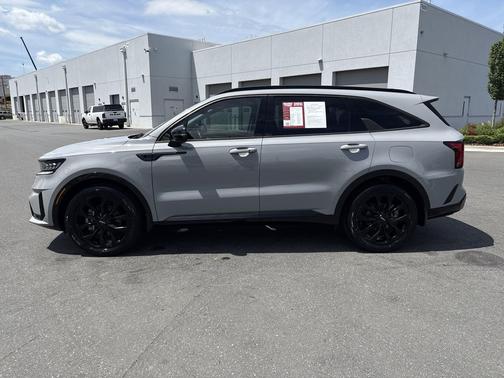 Wolf Gray 2022 Kia Sorento SX