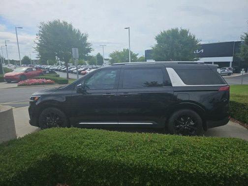 2024 Kia Carnival SX