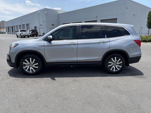 Lunar Silver Metallic 2022 Honda Pilot AWD EX-L