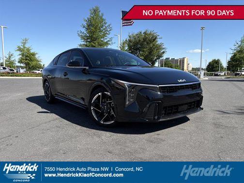 Aurora Black Pearl 2025 Kia K4 GT-Line