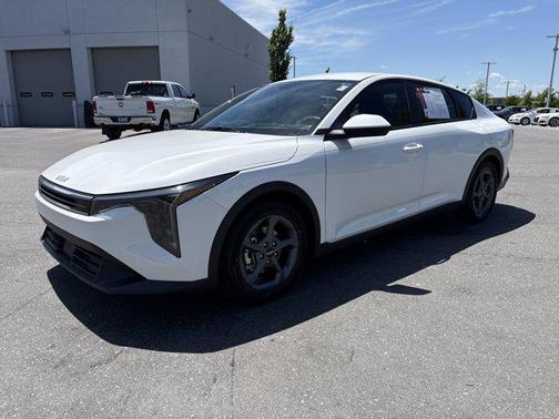 Snow White Pearl 2025 Kia K4 LXS