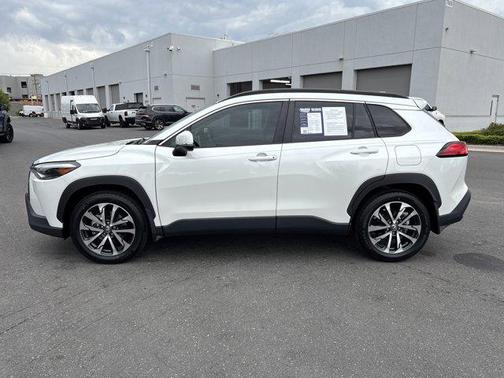 Wind Chill Pearl 2023 Toyota Corolla Cross XLE