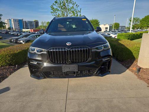 Black Sapphire Metallic 2022 BMW X7 M50i