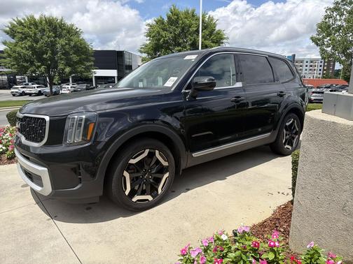 Ebony Black 2024 Kia Telluride EX