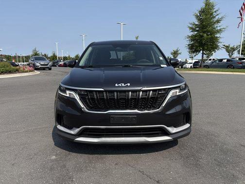 2023 Kia Carnival LX