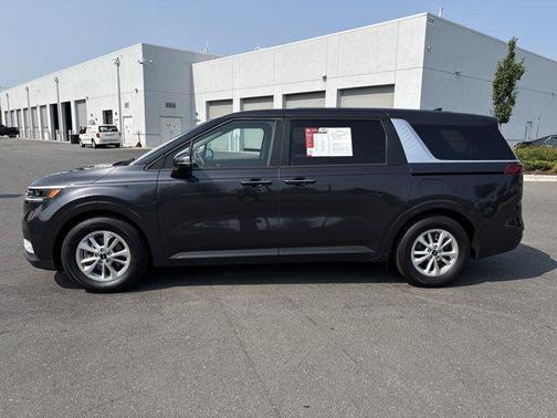 2023 Kia Carnival LX