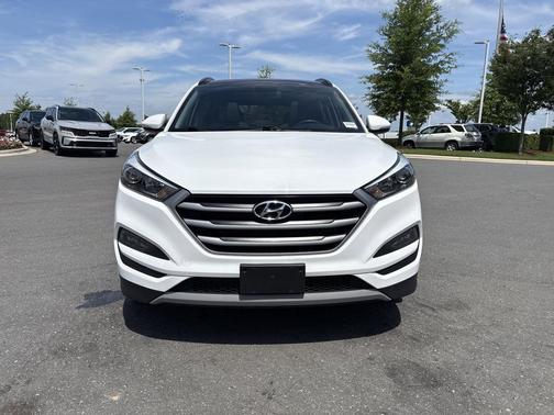 Dazzling White 2018 Hyundai TUCSON Value