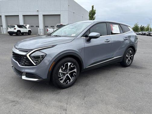 Everlasting Silver 2024 Kia Sportage EX