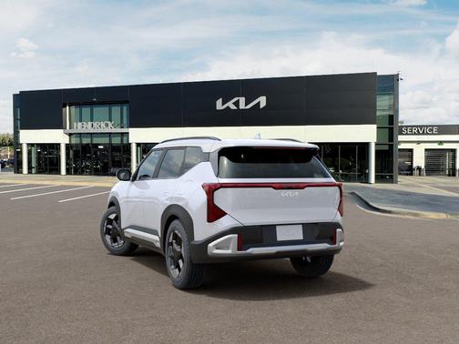 Snow White Pearl 2027 Kia Seltos EX