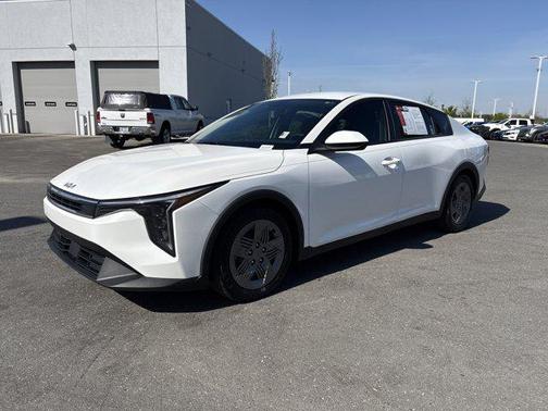 Snow White Pearl 2025 Kia K4 LX