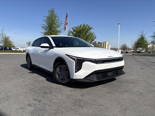 Snow White Pearl 2025 Kia K4 LX