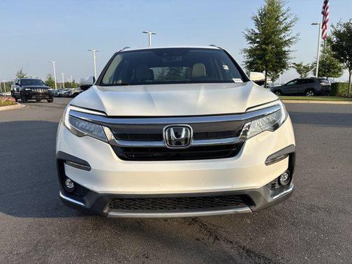 2022 Honda Pilot Touring 8-Passenger