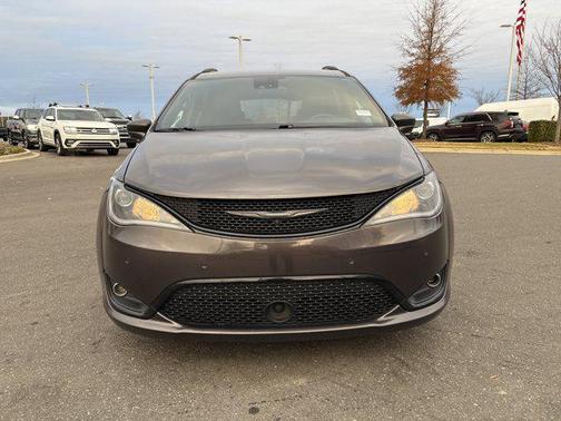 2018 Chrysler Pacifica Touring-L