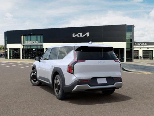 Glacial White Pearl 2026 Kia EV9 Light Long Range