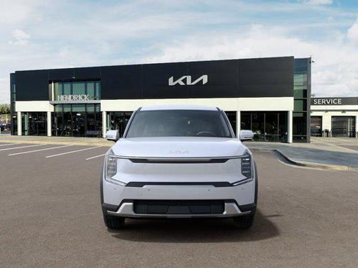 Glacial White Pearl 2026 Kia EV9 Light Long Range