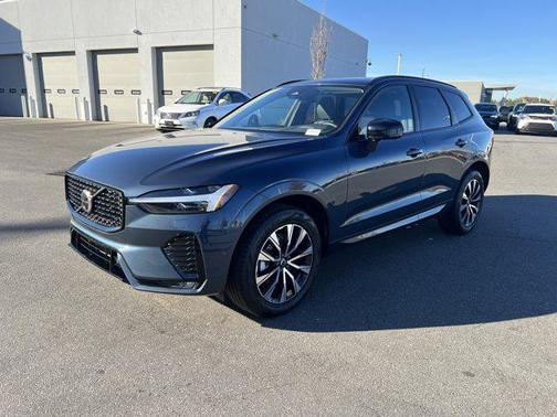 2025 Volvo XC60 B5 Plus