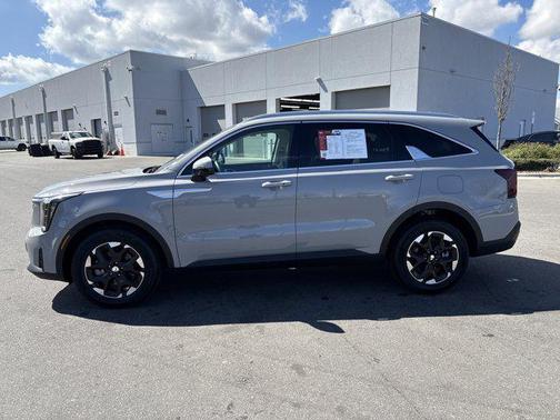 2025 Kia Sorento S