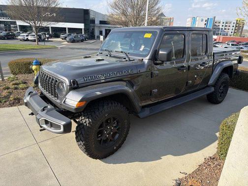 Granite Crystal Metallic Clearcoat 2025 Jeep Gladiator High Tide