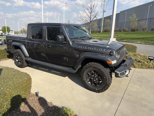 Granite Crystal Metallic Clearcoat 2025 Jeep Gladiator High Tide