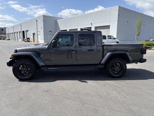Granite Crystal Metallic Clearcoat 2025 Jeep Gladiator High Tide