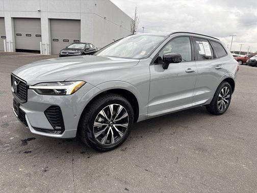 2025 Volvo XC60 B5 Plus