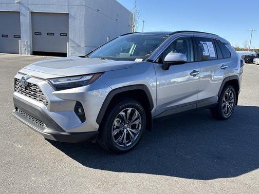 2022 Toyota RAV4 Hybrid SE