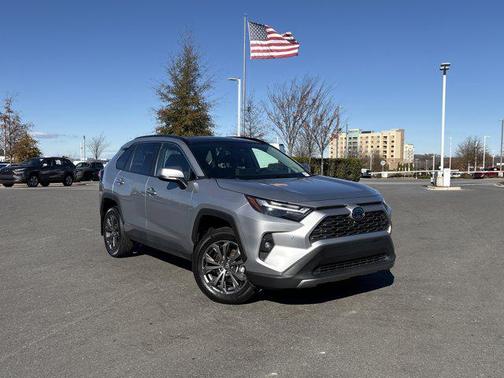 2022 Toyota RAV4 Hybrid SE