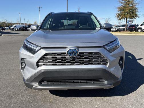 2022 Toyota RAV4 Hybrid SE